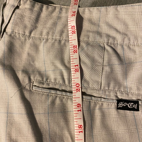 SoCal Men’s Shorts - Size 34 - Picture 7 of 7